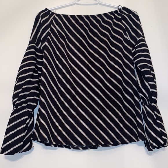 Black and white strip off shoulder top USA 6 - Picture 2 of 6